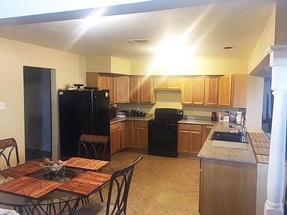 3rd image of 5811 Pratt Dr