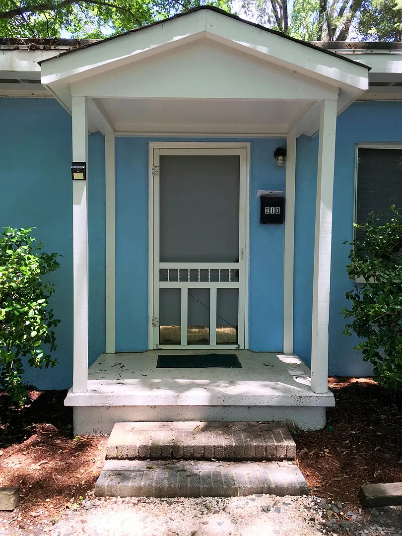 Walk to Campus! Nice 2br house in PRIME location, with all appliances — Photo 2