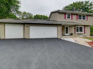 7122 Pagham Dr, Madison, WI 53719