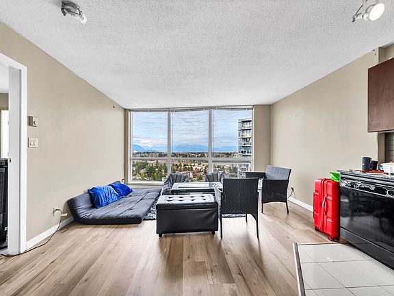 4th image of 13618 100th Ave #3306