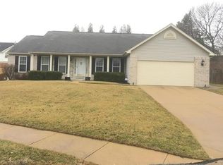 1927 Meadow Trails Dr, Florissant, MO 63031