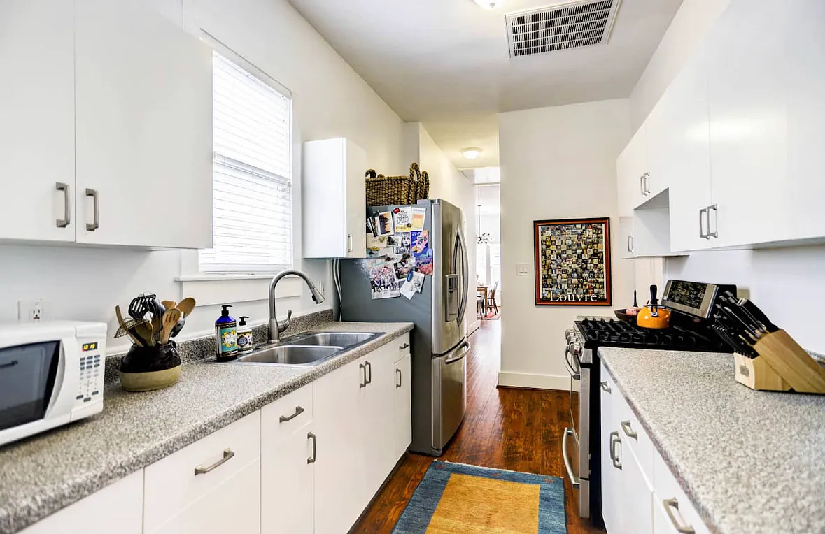 2 bed, $5,500 — Photo 1