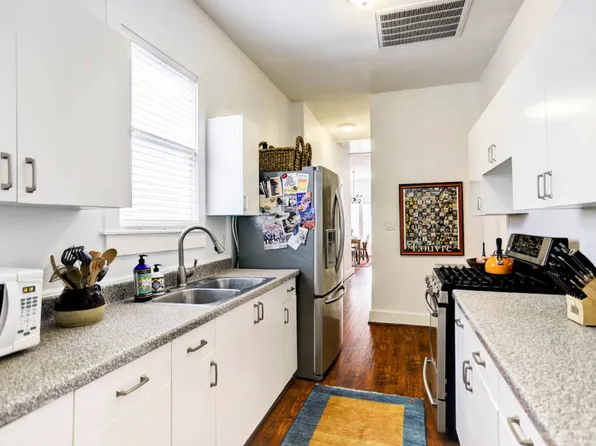 (undisclosed Address), Houston, TX 77007