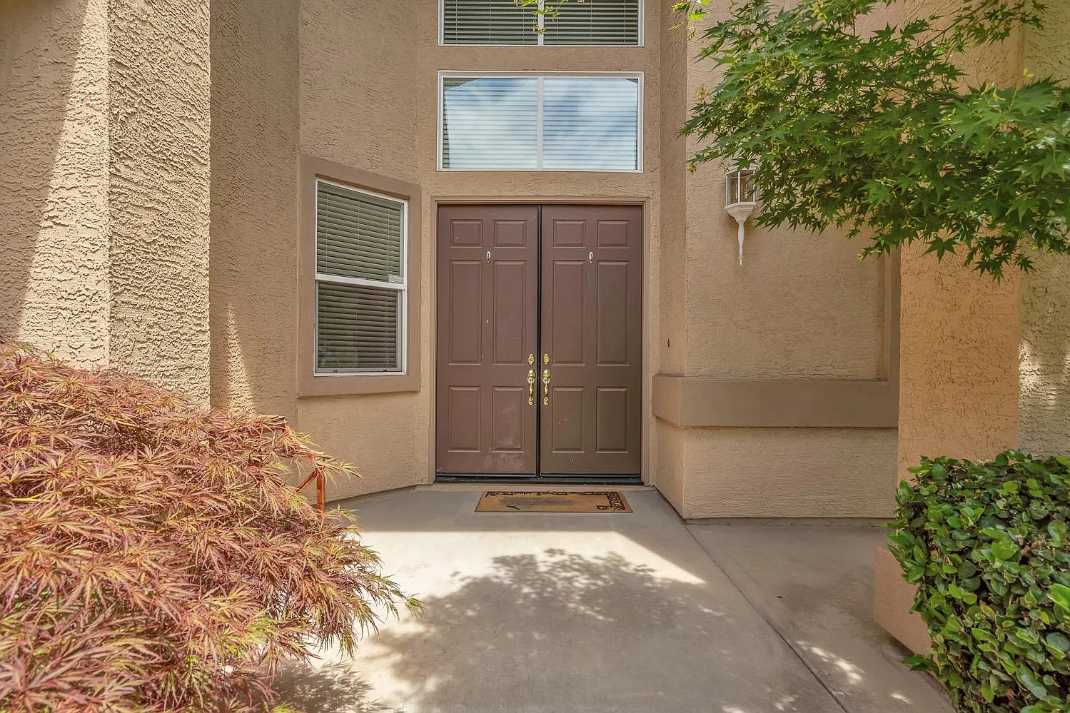 5 bed, 4090 sqft, $4,695 — Photo 4