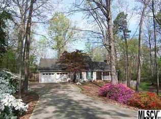 6039 Valley Run Ct, Hickory, NC 28601