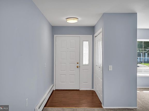 2nd image of 8 Manitoba Ct