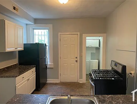 3030 Brighton St — Photo 12