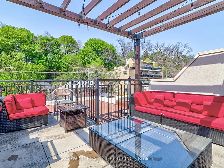 645 Davenport Rd #10 — Photo 23