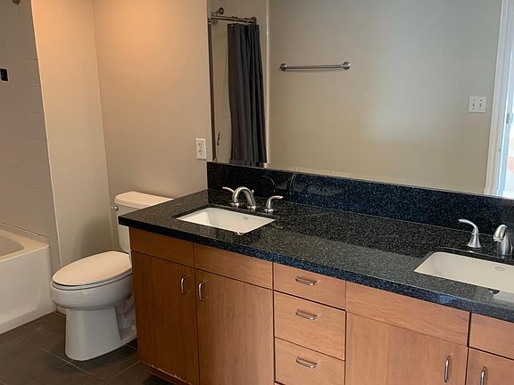 5th image of 550 15th St Unit 201