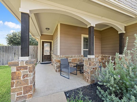 4th image of 310 Regal Ct