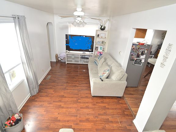 2nd image of 7748 S Newland Ave