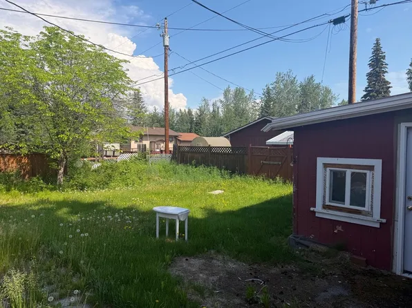 205 Rosella Ave, Fairbanks, AK 99701