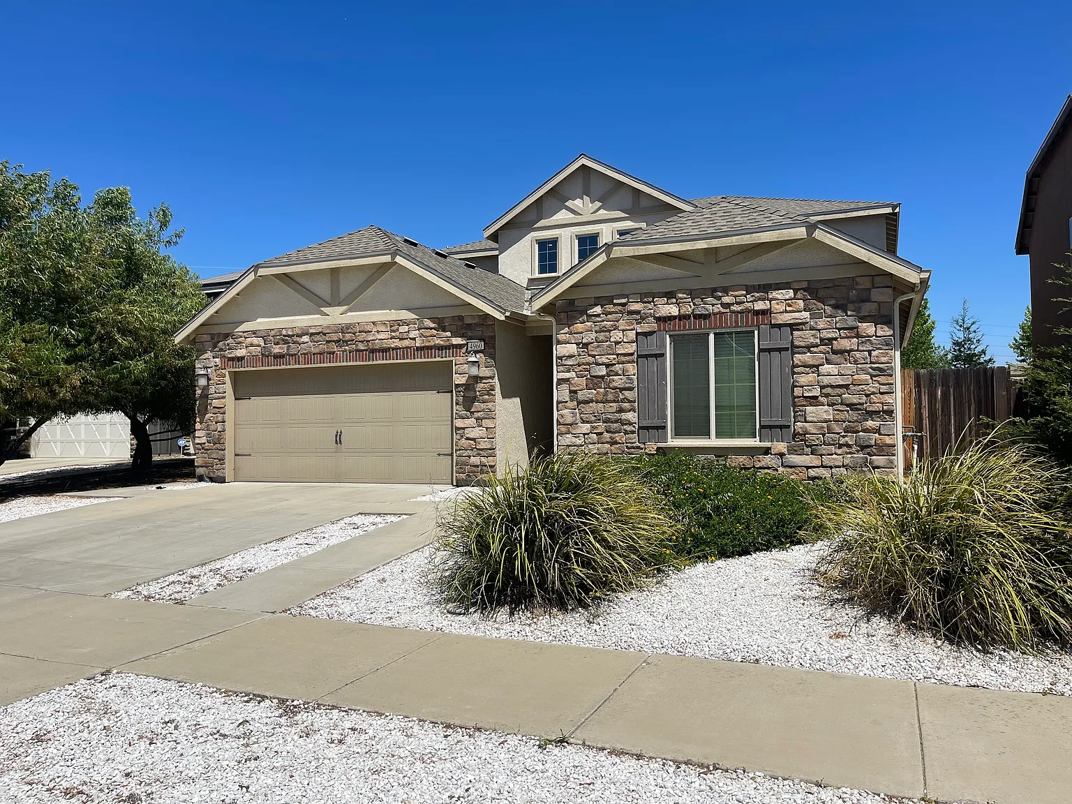 3 bed, 2.5 bath, 2200 sqft, $2,495 — Photo 1