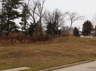 2448 Country Club Dr, Jefferson City, MO 65109