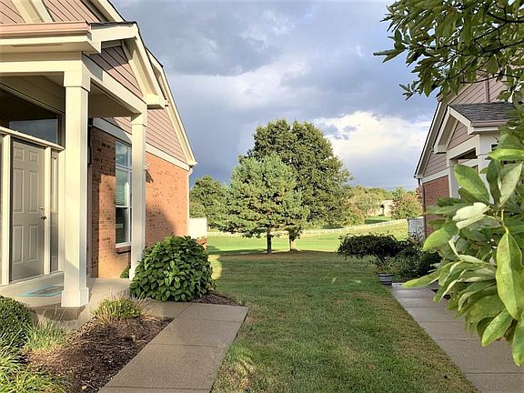 3rd image of 943 Grand Cypress Ct