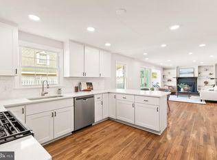2502 Lisbon Ln, Alexandria, VA 22306