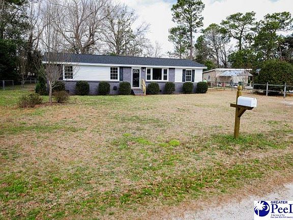 3rd image of 1028 W Lake Dr