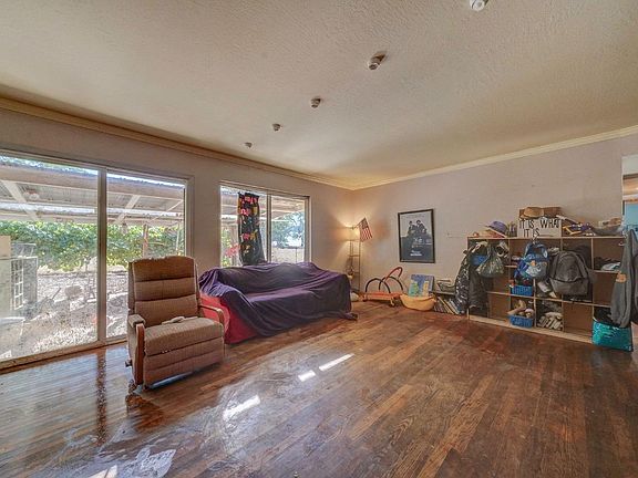 5th image of 235 Patricia Ln