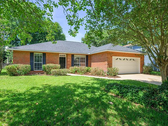 3rd image of 4321 Hidden Lakes Dr
