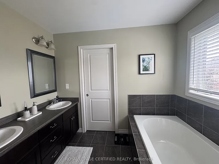 252 Westbank Trl — Photo 30