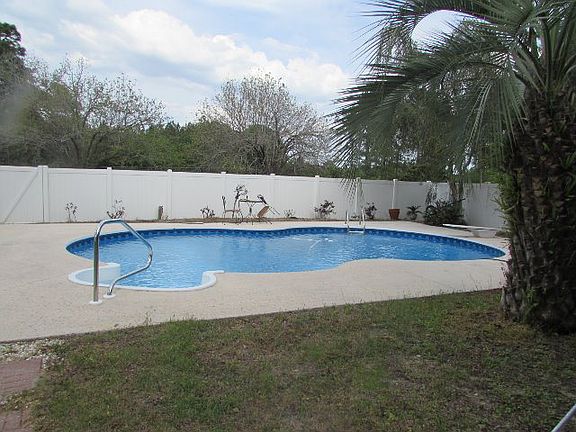 5th image of 833 Dogwood Dr