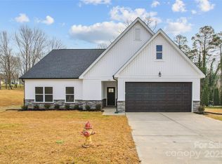 141 Quail Hollow Dr, Kings Mountain, NC 28086