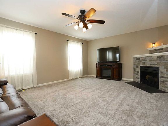 5th image of 9141 Harlie Ct
