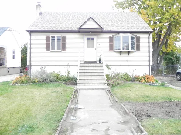 70 Christina St, Little Ferry, NJ 07643