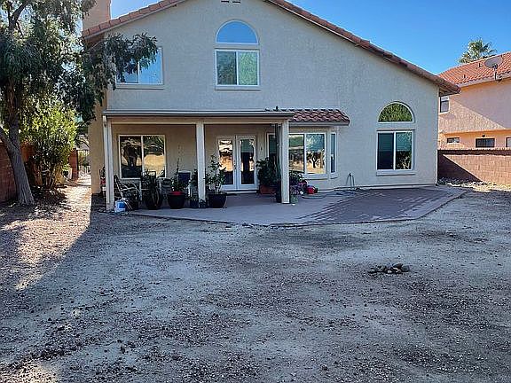 3rd image of 858 W Port Royal Pl