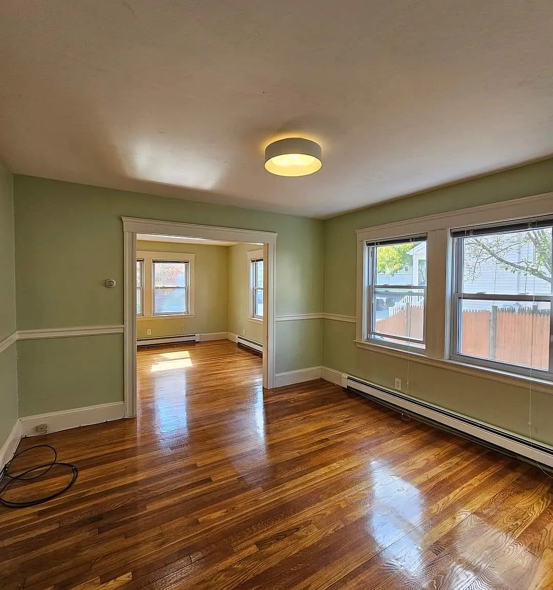 1 bed, 950 sqft, $2,700 — Photo 3