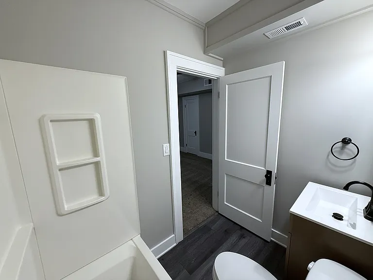 2235 S Shelby St — Photo 21