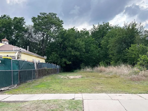 1610 N Grove Ave, Wichita, KS 67214