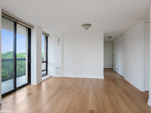 5th image of 1660 N La Salle St #412
