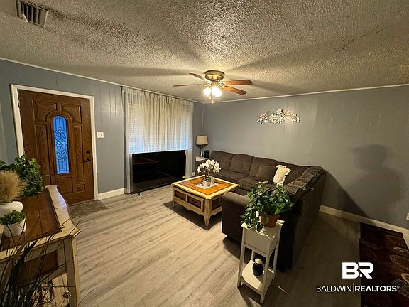 4th image of 4121 Yorkshire Ln