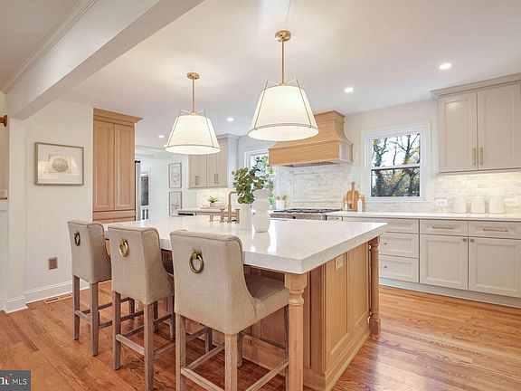 2nd image of 9707 Bunchberry Pl