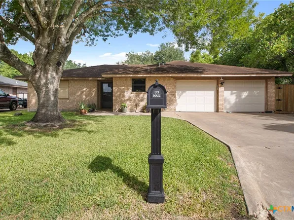 1601 Avalon St, Pt Lavaca, TX 77979