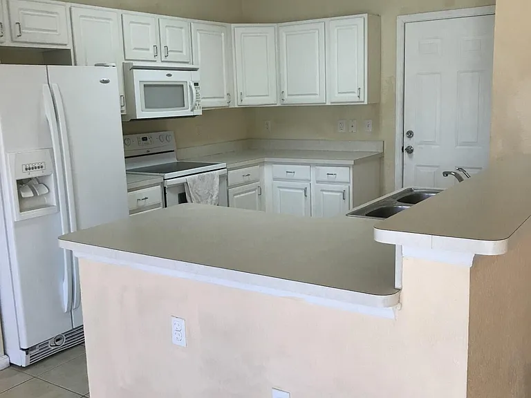 4234 Emerald Vis — Photo 5