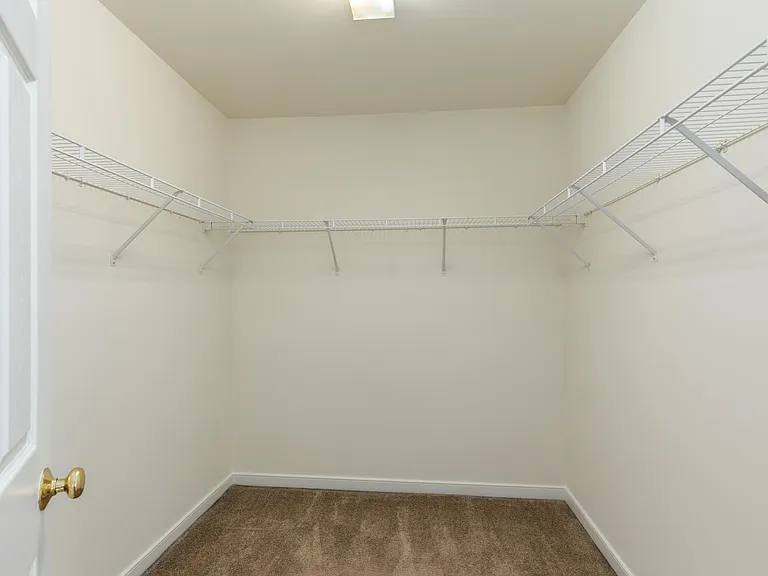 504 Queensbury Ln — Photo 24