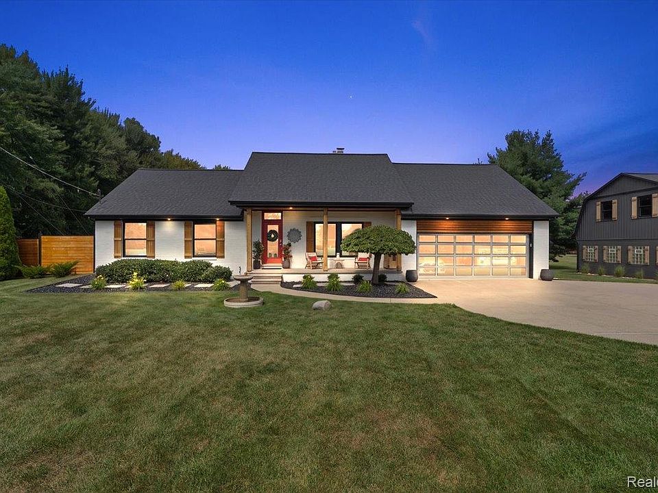 1st image of 47037 Sugarbush Rd