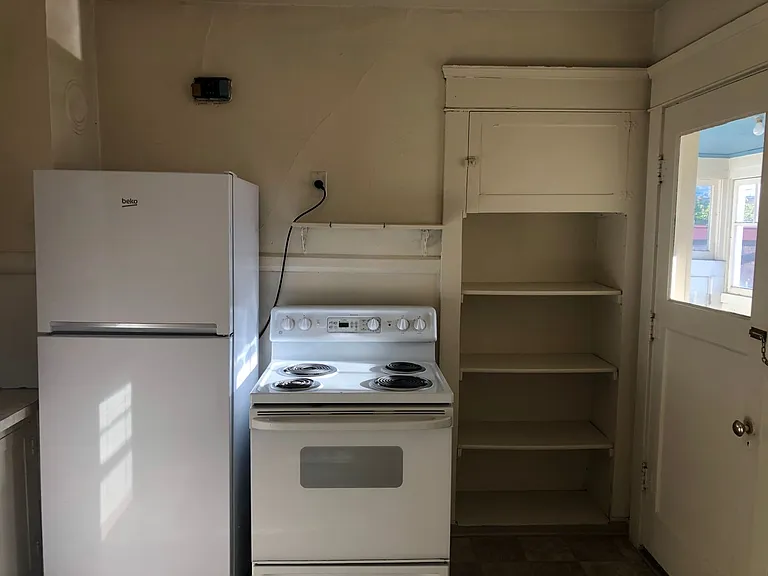1348 Oak St — Photo 10