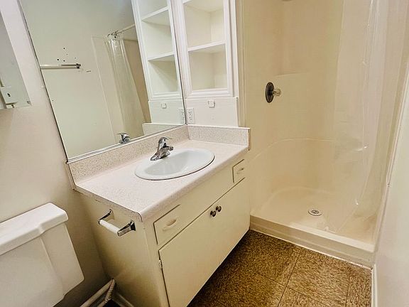 5th image of 1400-1408 N Freeman Ave #1402
