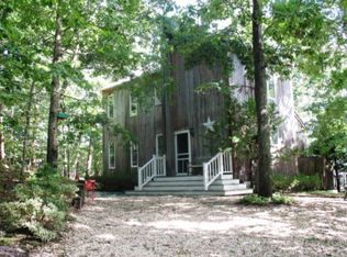 19 Pioneer Ln, East Hampton, NY 11937