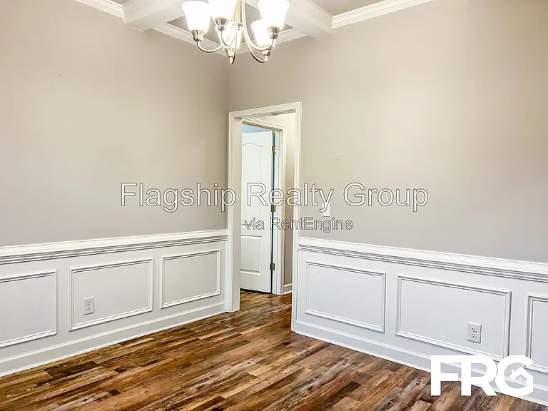 491 Fallingbrook Dr — Photo 6