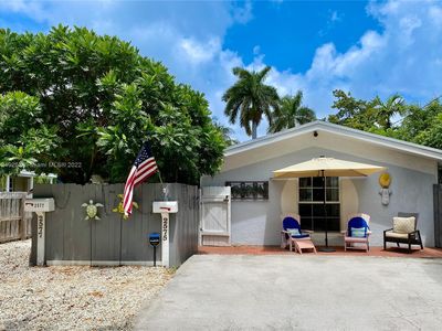 2575 Trapp Ave, Miami, FL, 33133