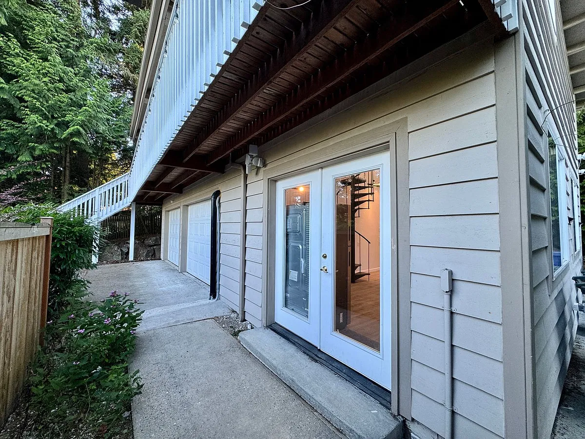 Building Photo - 21606 3rd Ave SE
