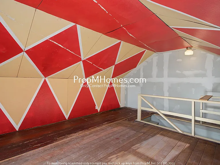 2233 SE Taylor St — Photo 17