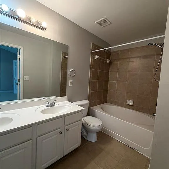 1059 Prestwyck Ct — Photo 10