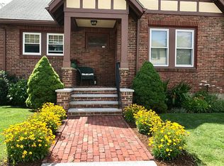 7 Hovey Rd, Waltham, MA 02453