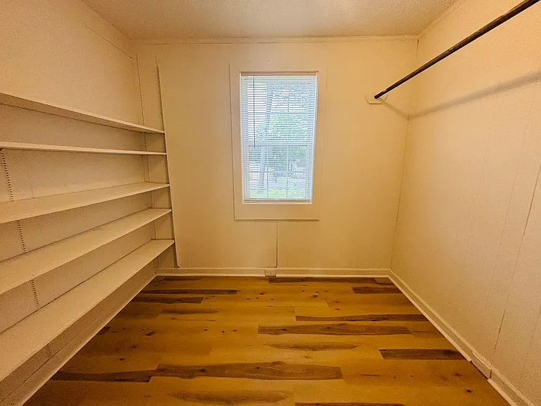 527 S Beltline Blvd — Photo 17