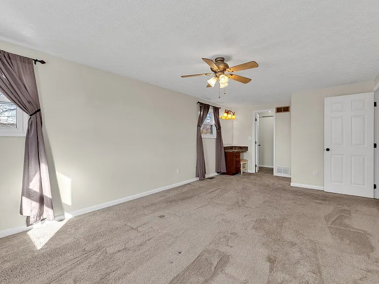 880 Ruskin Dr — Photo 25